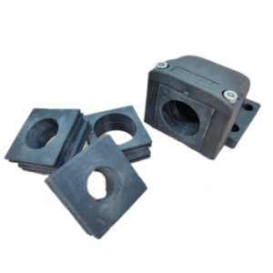Flange housing IP65 including seal and grommets in sizes 20, 25 and 32mm
